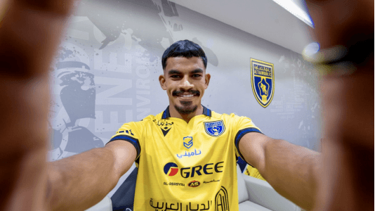 بعد صراع رباعي دوري روشن.. التعاون يتمسك بسعر سعد الناصر ويرفض التخفيض!