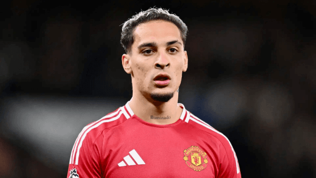 رحيله عن مانشستر يونايتد مسألة وقت.. أنتوني يرد على عرض النصر ومصيره يقترب من الحسم