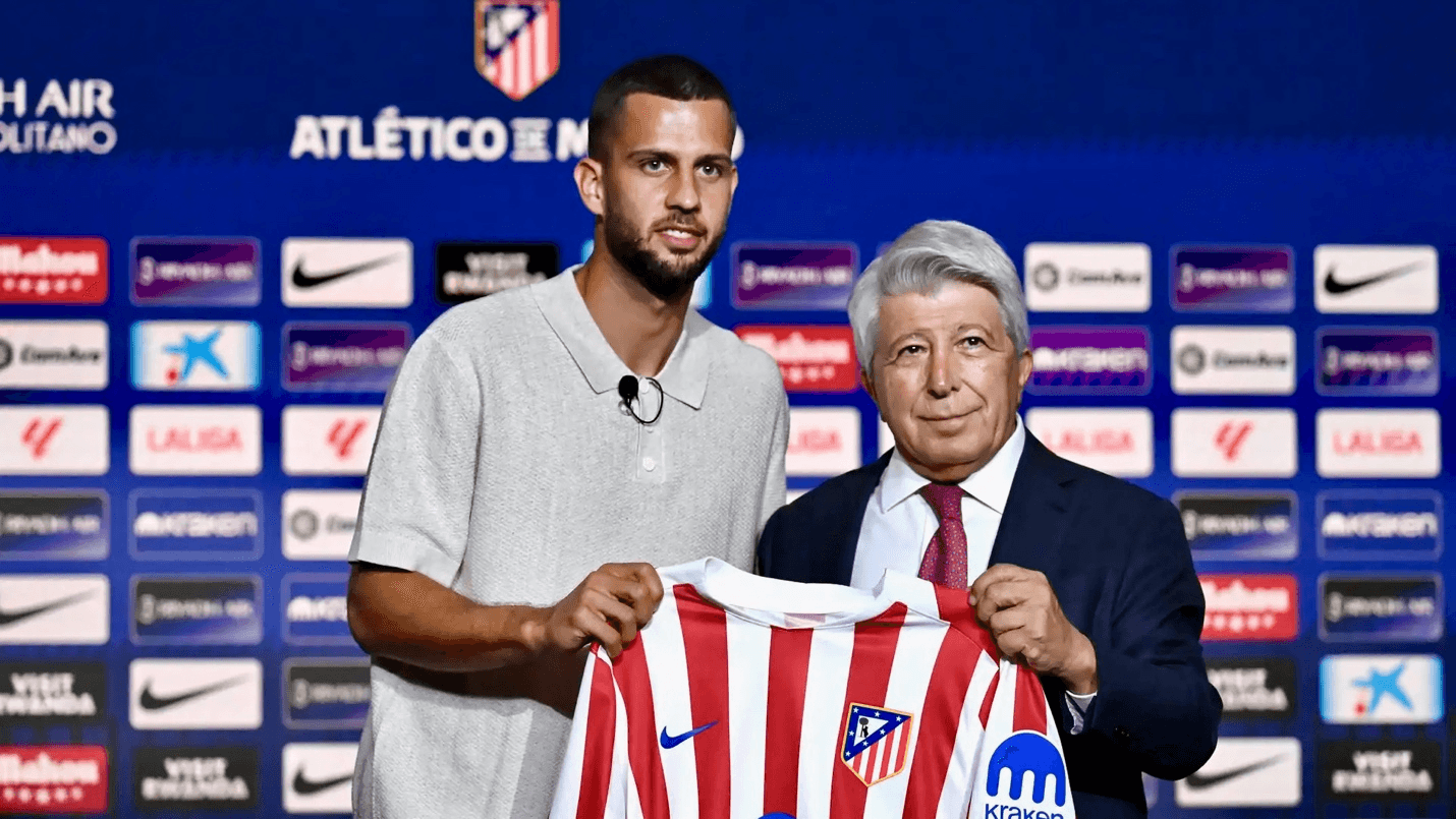 “سأحتاج 20 عامًا مع أتلتيكو مدريد لتعويض أموال النصر”! .. دافيد هانسكو يكشف عن شعوره بعد فشل الانضمام للعالمي