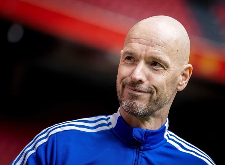Ajax Interested in Former Wolfsburg Coach Paul Simons—Erik ten Hag May Fail to Return to Coaching